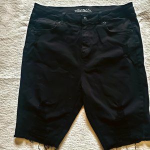 Three Quarter Trousers